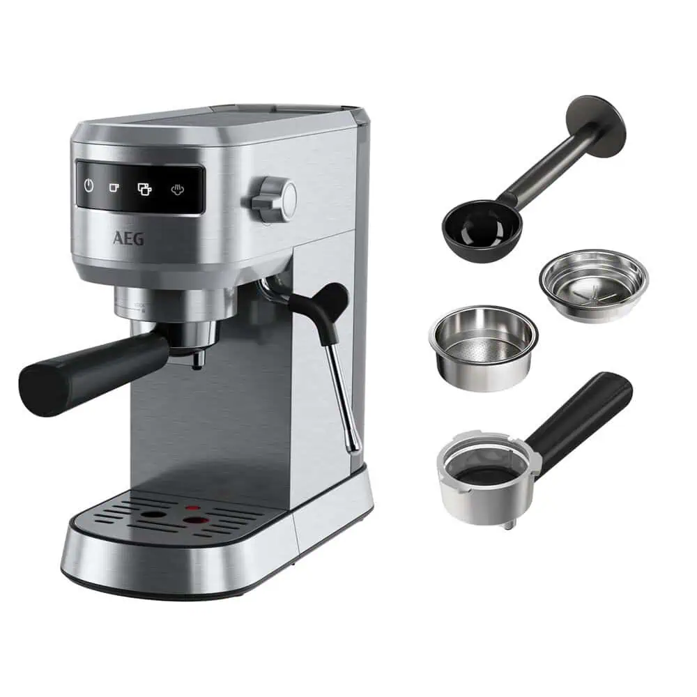اسپرسوساز آاگ مدل AEG EC6-1-6ST همراه با پرتافیلتر، بسکتهای تک و دو، و پیمانه قهوه روی پسزمینه سفید.