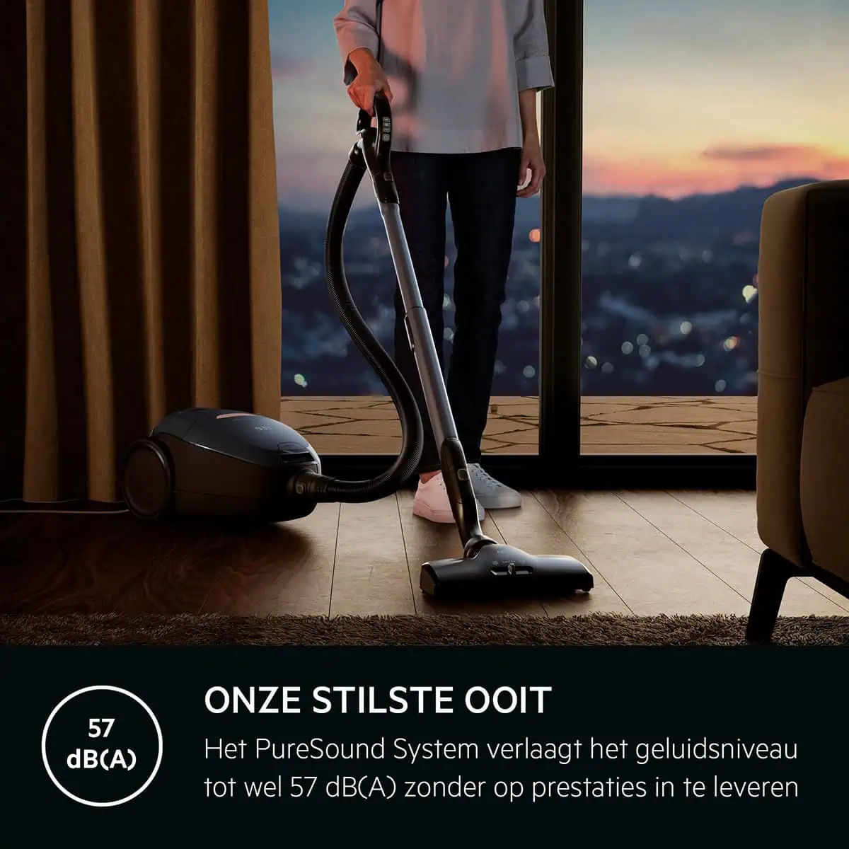 استفاده از جاروبرقی آاگ AEG VX82-1-5DB در منزل با صدای بسیار کم فقط ۵۷ دسی‌بل و عملکرد قدرتمند