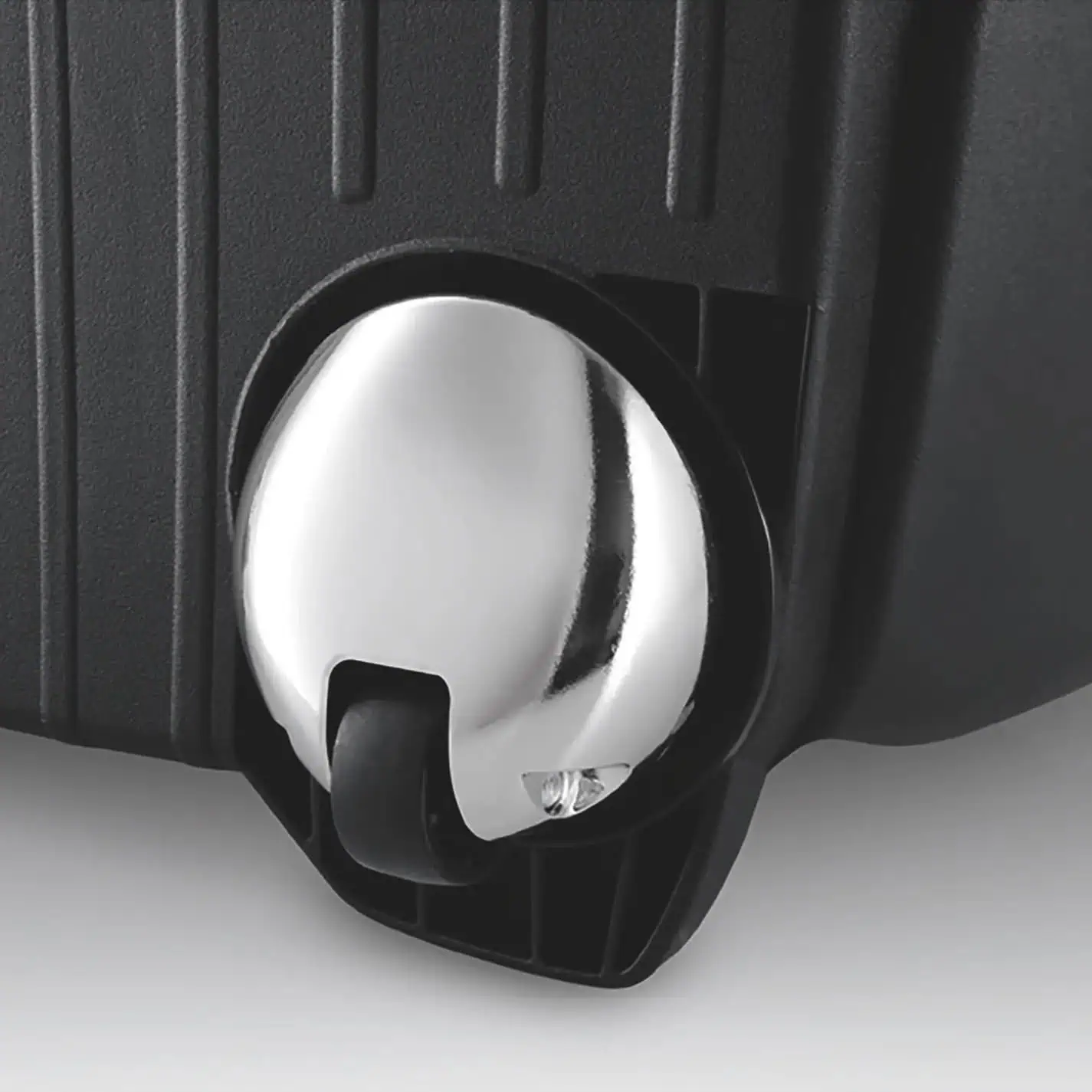 چرخ های با دوام و مستخکم جاروبرقی بوش اصل آلمان Bosch BGL8PRO5