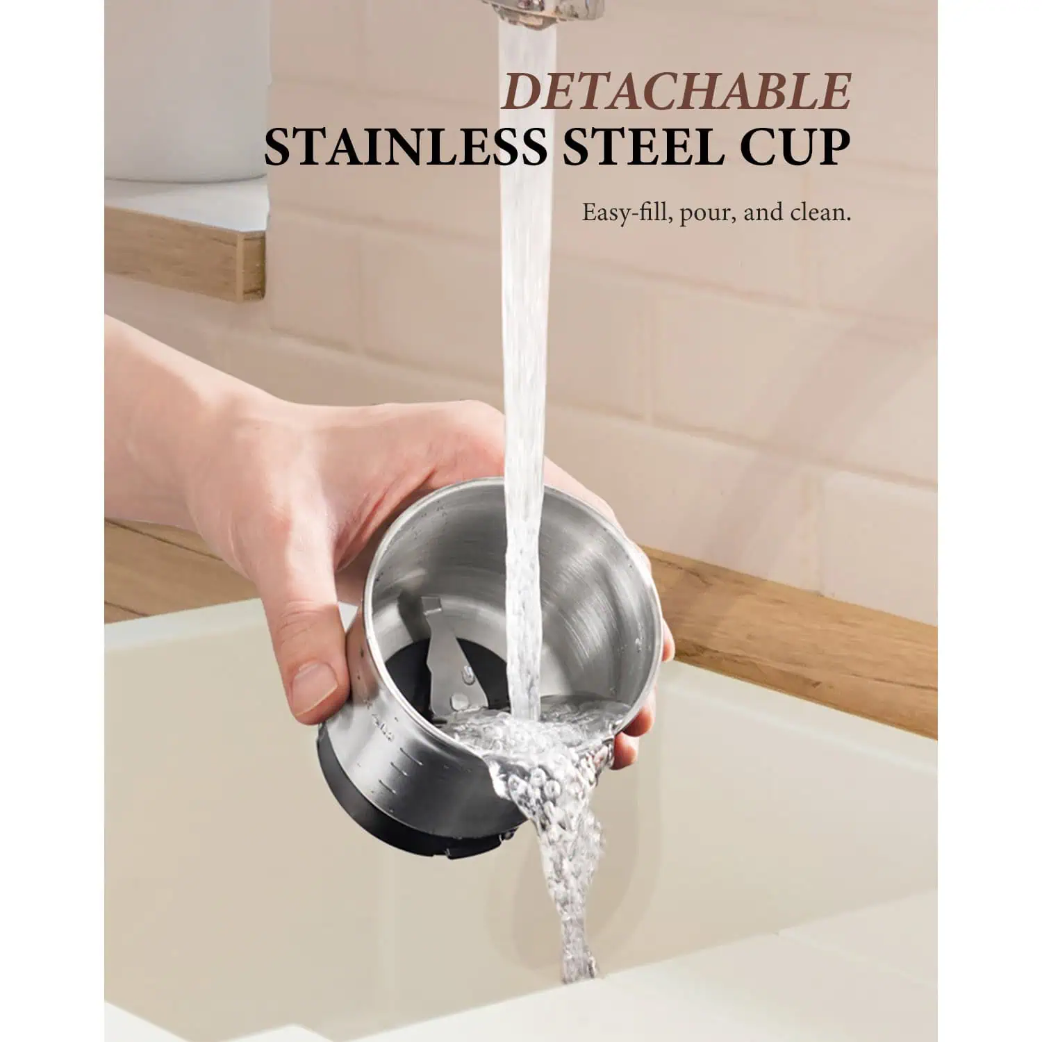 شستشوی آسان فنجان استیل ضد زنگ جداشدنی آسیاب قهوه Dassler MYLOS زیر آب.