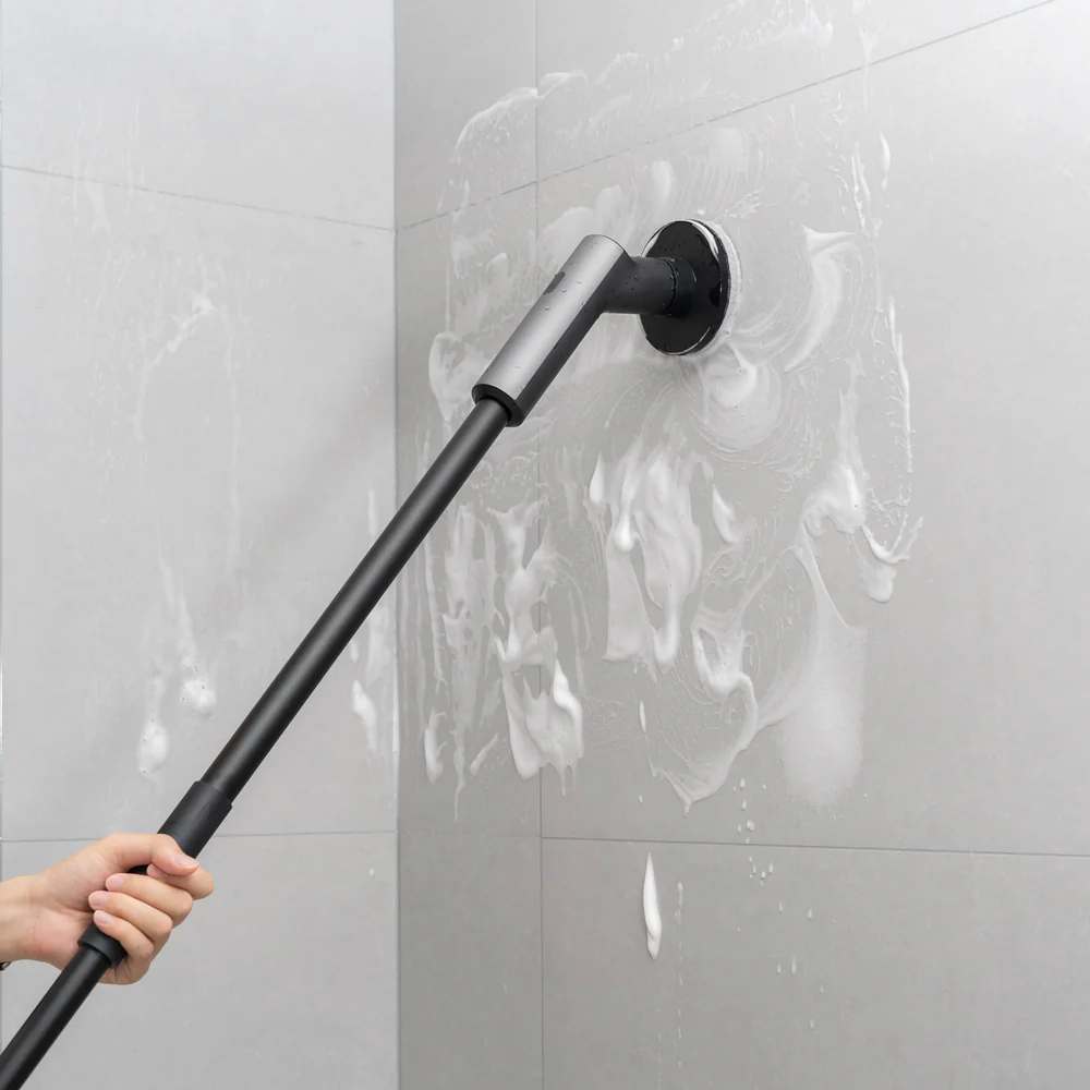 شستوشوی دیوار حمام با اسکرابر تلسکوپی هوتو HOTO QWQJS001