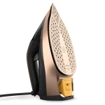 کف SteamGlide Elite اتو بخار فیلیپس Philips DST8041 با طراحی سوراخ‌های بخار گسترده و سیستم Quick Calc Release در قسمت پشتی بدنه