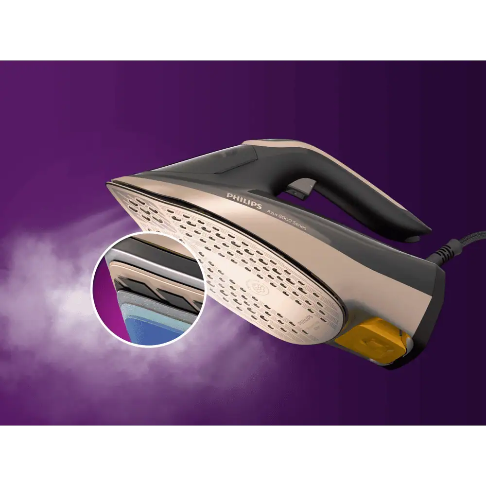 خروج بخار قوی از کف اتو Philips DST8041 با نمایش بزرگ‌نمایی شده‌ی سطح کفی SteamGlide Elite