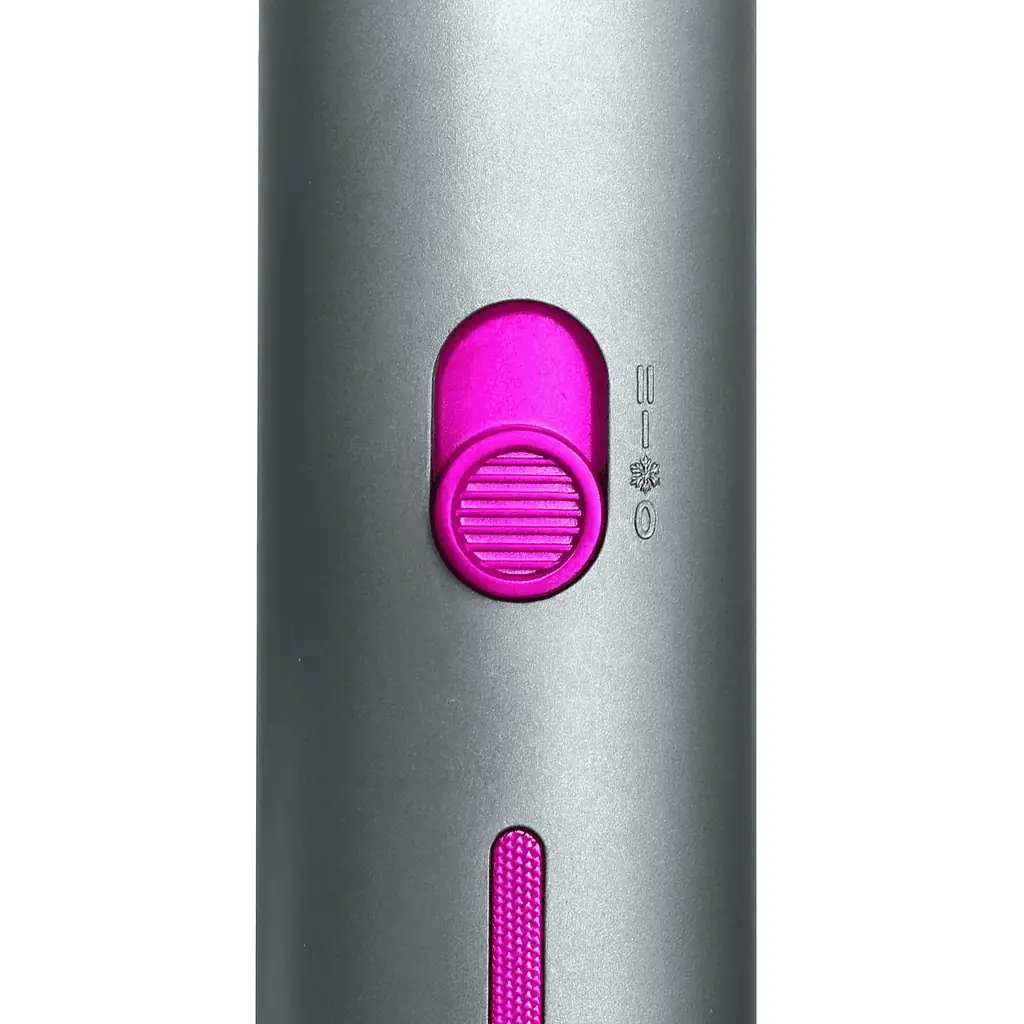 دکمه کنترل سشوار تاشو خانگی مسافرتی والریا Valeria VA1018 از نمای نزدیک برای نشان دادن سه حالت